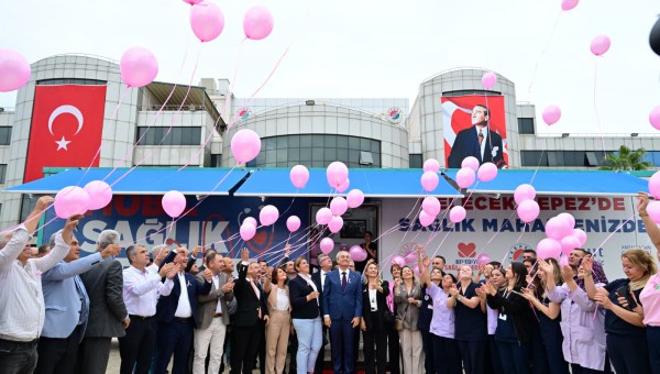 Başkan Kocagöz’den Meme Kanseri Farkındalığına Pembe Balonlu Destek 