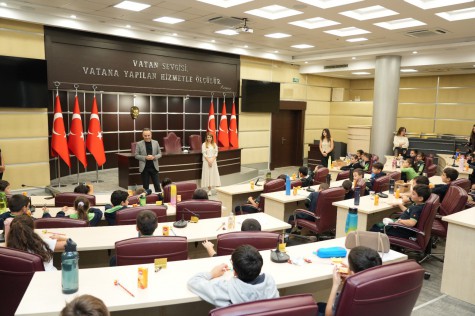 Kepez Belediyesi’nden öğrencilere yerel yönetim dersi