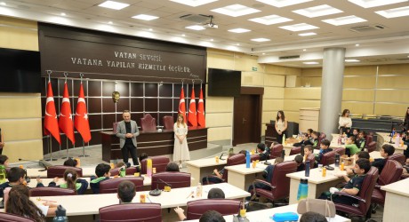 Kepez Belediyesi’nden öğrencilere yerel yönetim dersi