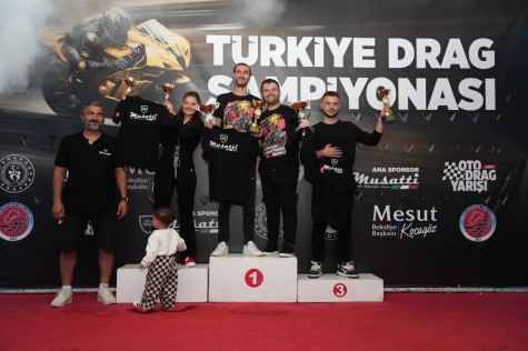 Motosiklet Tutkunları Kepez'e akın etti:  Türkiye Drag Şampiyonası'nın Şampiyonları Kürsüde