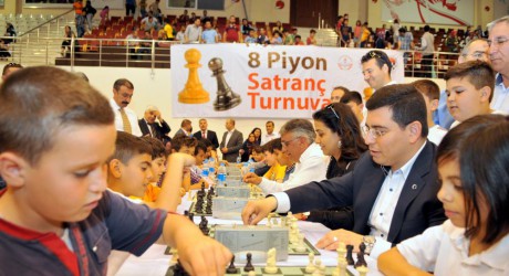 Kepez 650 öğrenciyi satrançla buluşturdu