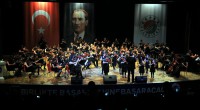 Minicik yüreklerden büyük konser