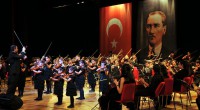 Minicik yüreklerden büyük konser