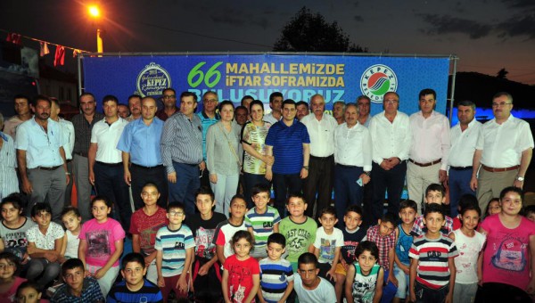 AK Parti ile MHP Ramazan sevincine ortak oldu 